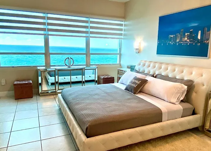 Large Luxurious Direct Ocean Front Penthouse Or Deluxe One Bedroom Ocean Front Condo-Free Parking