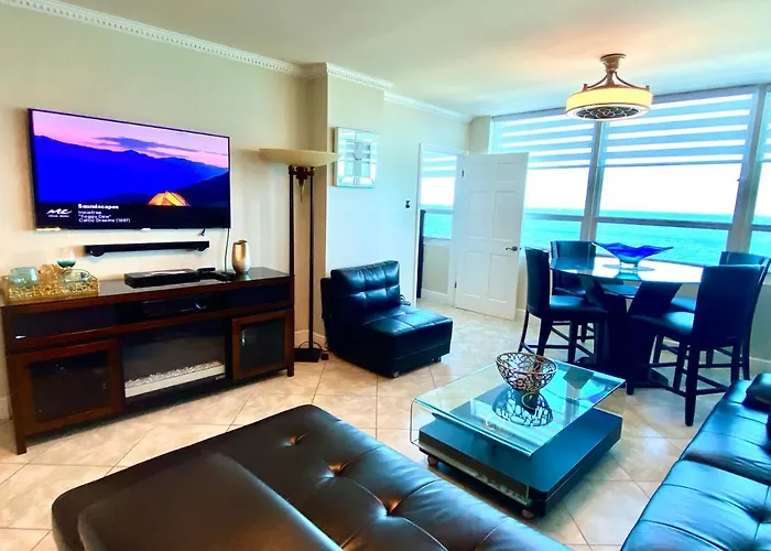 Large Luxurious Direct Ocean Front Penthouse Or Deluxe One Bedroom Ocean Front Condo-Free Parking