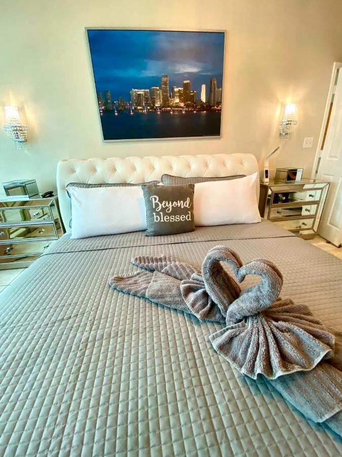 Appartement Large Luxurious Direct Ocean Front Penthouse Or Deluxe One Bedroom Ocean Front Condo-free Parking Miami Beach