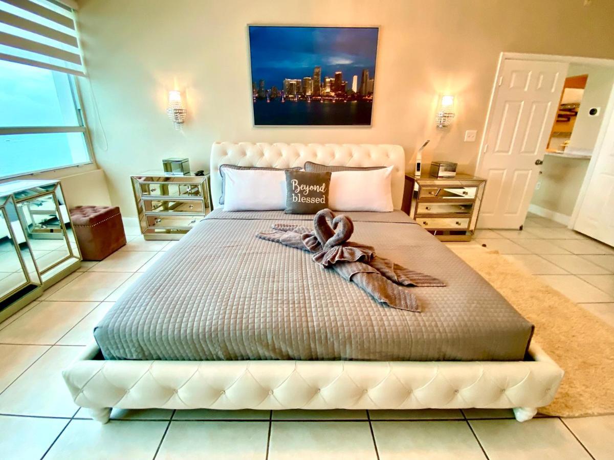 Appartement Large Luxurious Direct Ocean Front Penthouse Or Deluxe One Bedroom Ocean Front Condo-free Parking Miami Beach